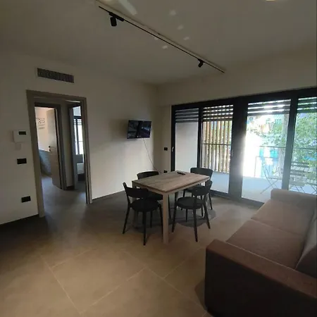 アパート Romanello E *