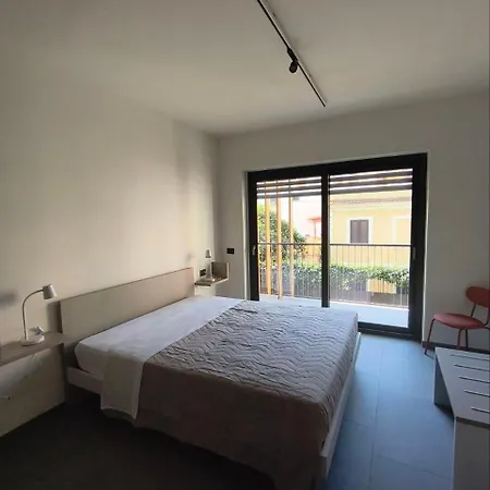 Romanello E アパート