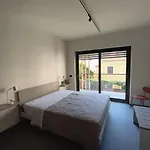 Romanello E شقة